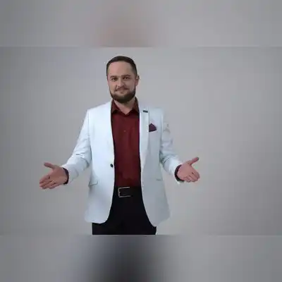 伍涵